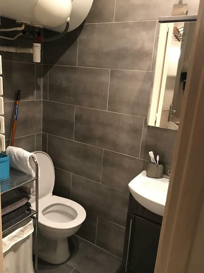 Notre Dame De Lorette 75009 *